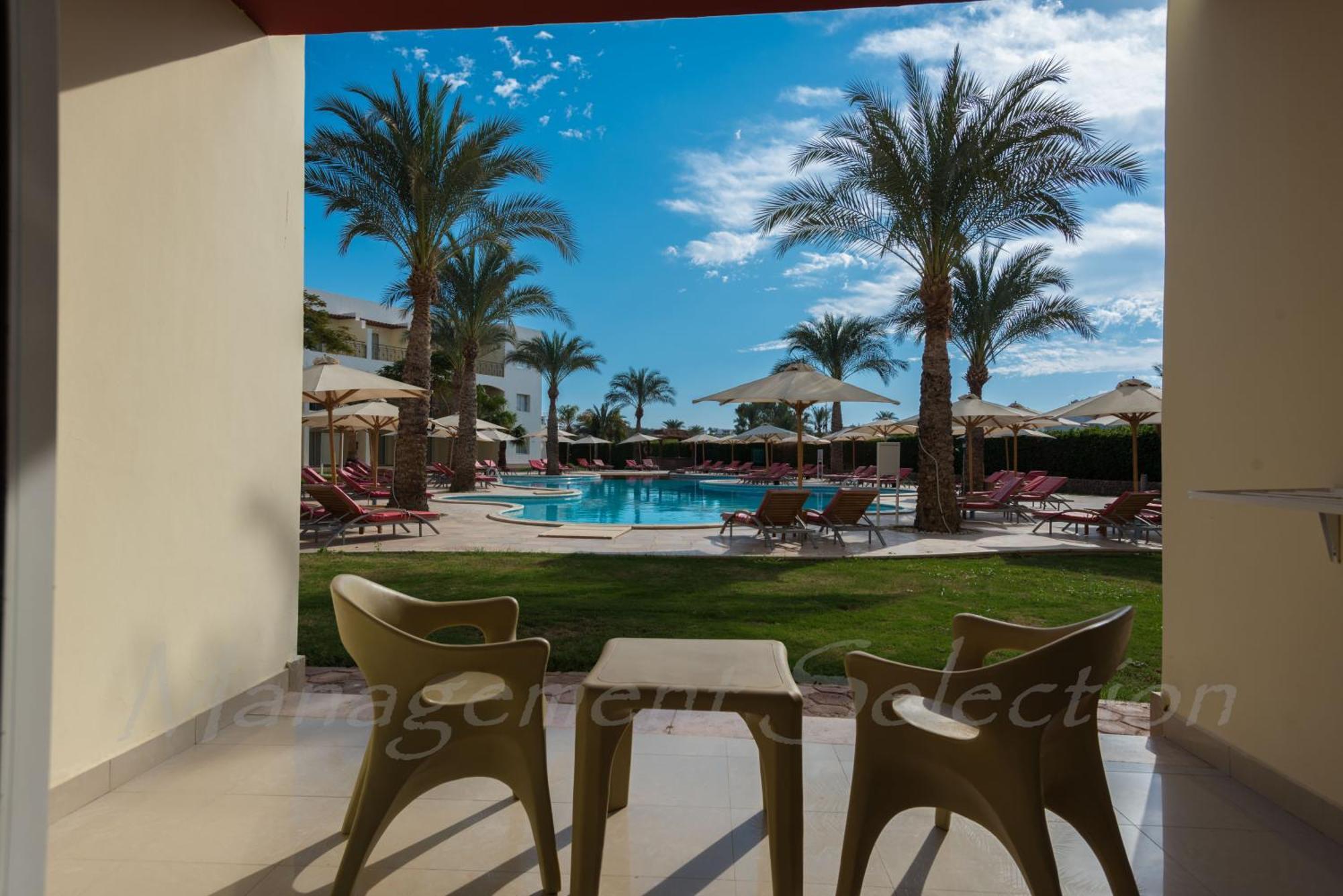 Xperience Kiroseiz Parkland Hotell Sharm el-Sheikh Exteriör bild View from a room at the hotel
